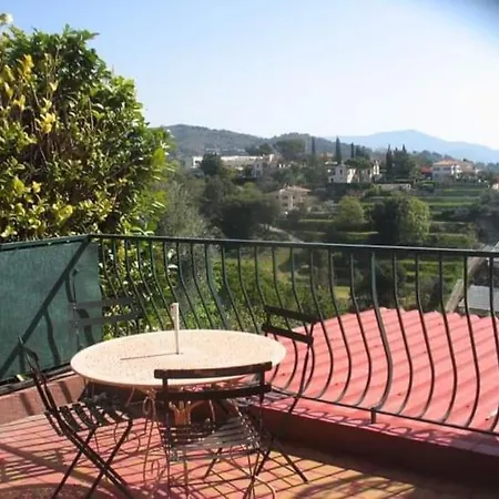 Maison Traditionnelle Sur Les Collines Nicoises 니스