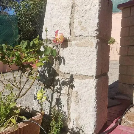 Maison Traditionnelle Sur Les Collines Nicoises *