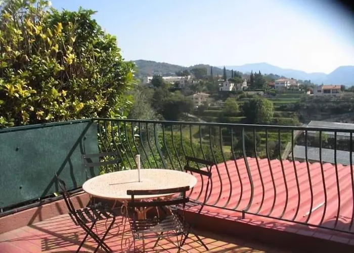 Maison Traditionnelle Sur Les Collines Nicoises Nice