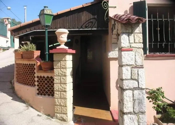 Maison Traditionnelle Sur Les Collines Nicoises * Nice
