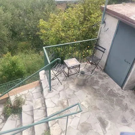 Maison Traditionnelle Sur Les Collines Nicoises * Nicea