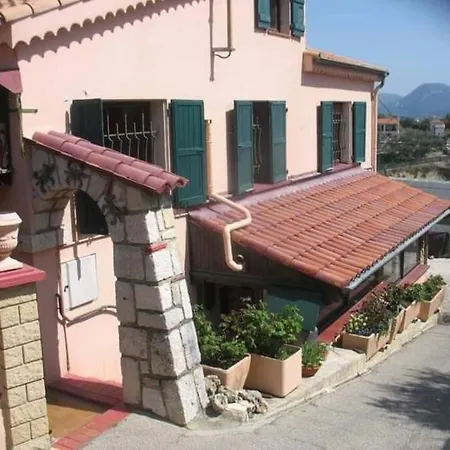 Maison Traditionnelle Sur Les Collines Nicoises * Νίκαια